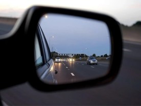 How To Use Vehicle Mirrors To Avoid Accidents?
