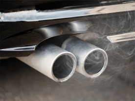 Why is the exhaust pipe of the car not fixed, but simply suspended?